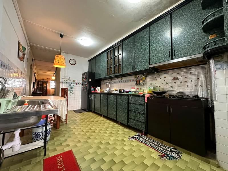 215 Ang Mo Kio Avenue 1, 215 Ang Mo Kio Avenue 1, 3 Bedrooms, 945 sqft, HDB Flat For Sale, by James Yeo, 500206597 - Kitchen - PropertyGuru.com.sg