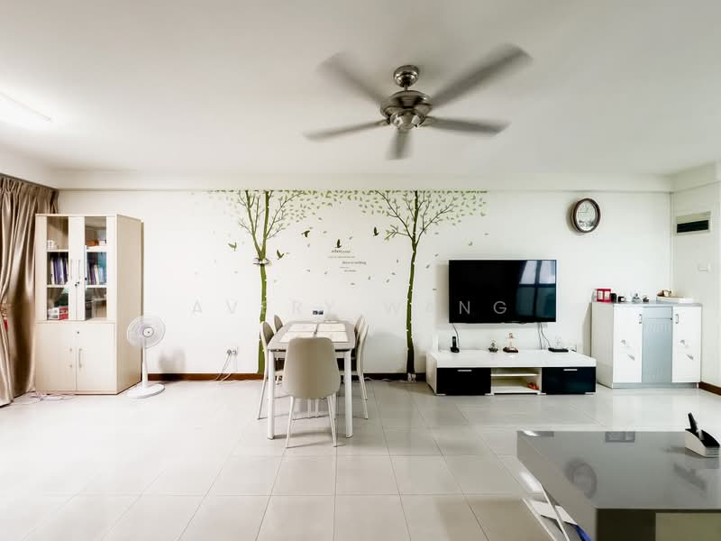 988B Jurong West Street 93, 988B Jurong West Street 93, 3 Bedrooms, 1,184 sqft, HDB Flat For Sale, by Avery Wang, 500206604 - Living Room - PropertyGuru.com.sg