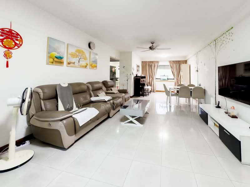 988B Jurong West Street 93, 988B Jurong West Street 93, 3 Bedrooms, 1,184 sqft, HDB Flat For Sale, by Avery Wang, 500206604 - Living Room - PropertyGuru.com.sg