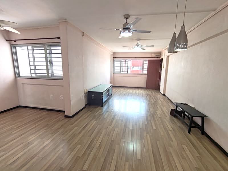 524 Hougang Avenue 6, 524 Hougang Avenue 6, 3 Bedrooms, 1,130 sqft, HDB Flat For Sale, by Esther Whong, 500206612 - Living Room - PropertyGuru.com.sg