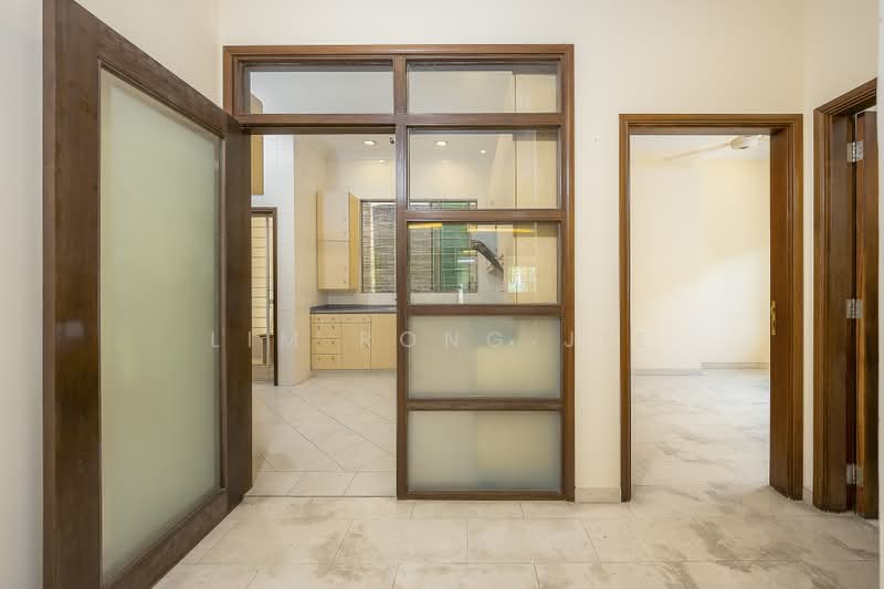 Seletar Hills Estate, Seletar Hills Drive, 4 Bedrooms, 2,800 sqft, Semi-Detached House For Sale, by Lim Rong Jie, 500206624 - Kitchen - PropertyGuru.com.sg