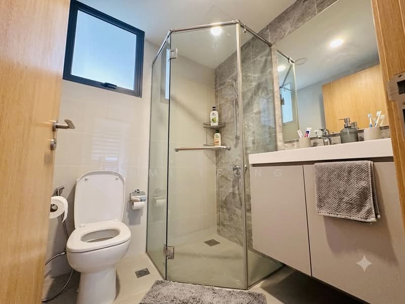 La Fiesta, 64 Sengkang Square, 2 Bedrooms, 732 sqft, Condominium For Rent, by Yumi Leong, 500206644 - Bathroom - PropertyGuru.com.sg