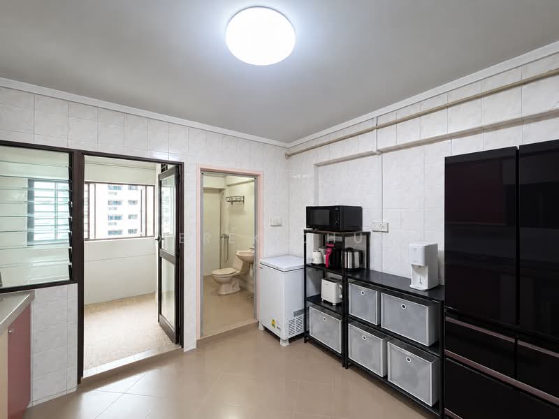 645 Jurong West Street 61, 645 Jurong West Street 61, 3 Bedrooms, 1,087 sqft, HDB Flat For Sale, by Derek Chua, 500206647 - Kitchen - PropertyGuru.com.sg
