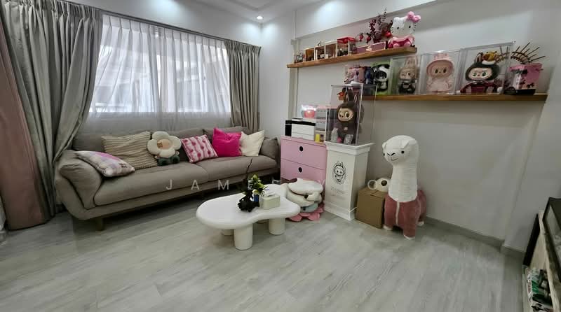 351 Tampines Street 33, 351 Tampines Street 33, 3 Bedrooms, 1,130 sqft, HDB Flat For Sale, by James Yeo, 500206651 - Living Room - PropertyGuru.com.sg
