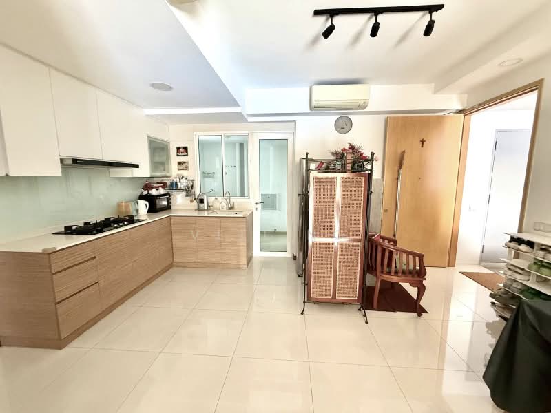 Waterview, 75 Tampines Avenue 1, 2 Bedrooms, 926 sqft, Condominium For Sale, by Vell Ng, 500206665 - Kitchen - PropertyGuru.com.sg