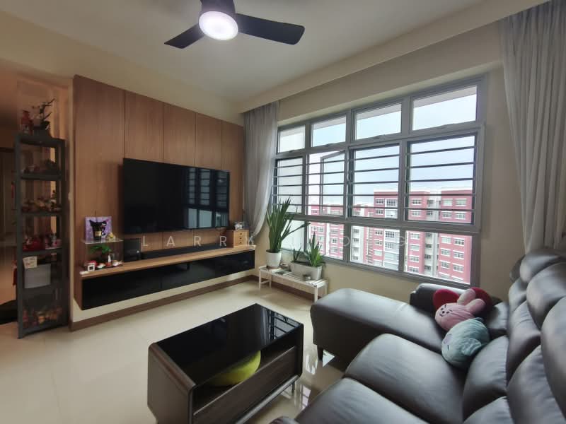 438A Bukit Batok West Avenue 8, 438A Bukit Batok West Avenue 8, 3 Bedrooms, 1,001 sqft, HDB Flat For Sale, by Larry Leong, 500206666 - Living Room - PropertyGuru.com.sg