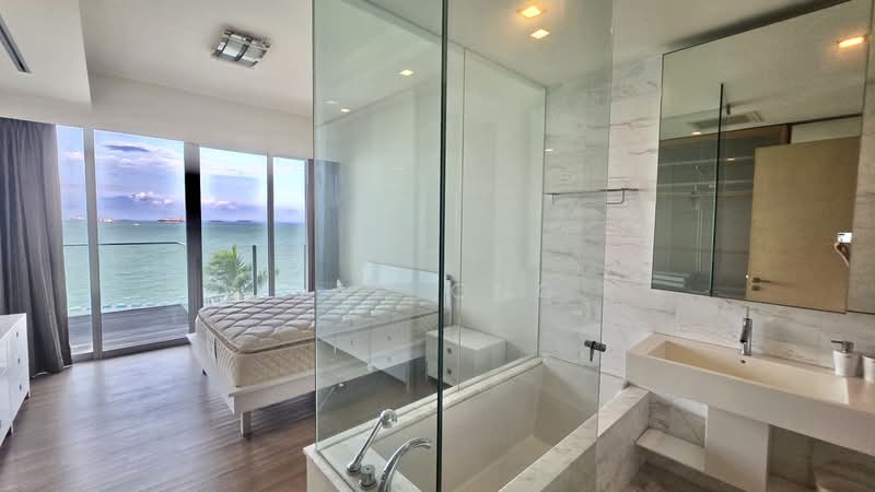 The Azure, 201 Ocean Drive, 3 Bedrooms, 1,743 sqft, Condominium For Sale, by Jac Ong, 500206679 - Master Bedroom & its ensuite - PropertyGuru.com.sg