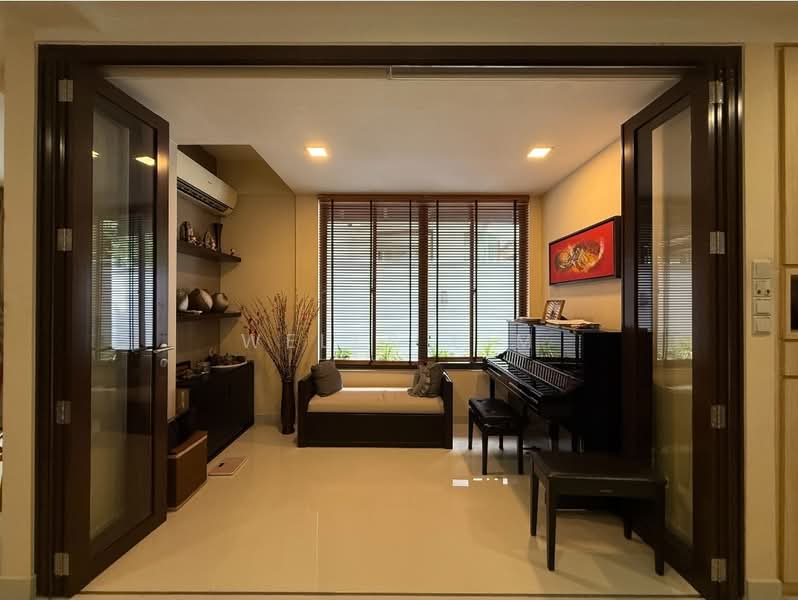 Thomson Garden Estate, Sin Ming Road, 5 Bedrooms, 2,000 sqft, Semi-Detached House For Sale, by Wells Lim, 500206684 - Living Room - PropertyGuru.com.sg