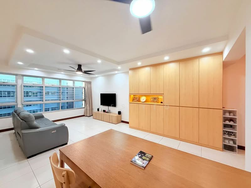 213A Punggol Walk, 213A Punggol Walk, 3 Bedrooms, 1,216 sqft, HDB Flat For Sale, by James Yeo, 500206708 - Living Room - PropertyGuru.com.sg