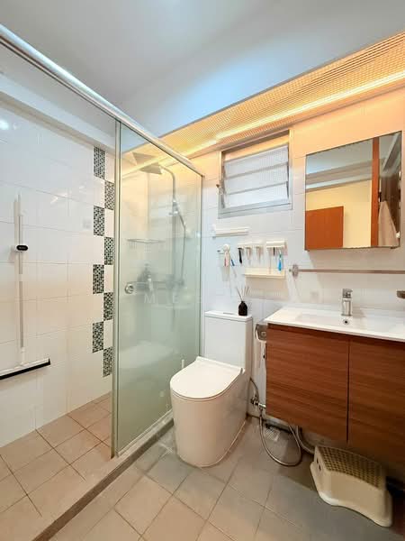 213A Punggol Walk, 213A Punggol Walk, 3 Bedrooms, 1,216 sqft, HDB Flat For Sale, by James Yeo, 500206708 - Bathroom - PropertyGuru.com.sg