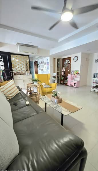 534 Jelapang Road, 534 Jelapang Road, 3 Bedrooms, 1,098 sqft, HDB Flat For Sale, by James Yeo, 500206720 - Living Room - PropertyGuru.com.sg