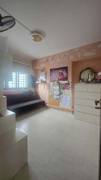 534 Jelapang Road, 534 Jelapang Road, 3 Bedrooms, 1,098 sqft, HDB Flat For Sale, by James Yeo, 500206720 - Living Room - PropertyGuru.com.sg