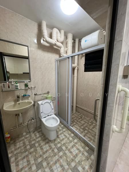 2 Common Rooms for rent in Jurong West area! 034, , Room Rental, 130 sqft, HDB Flat For Rent, by Nickson Guay, 500206732 - Bathroom - PropertyGuru.com.sg