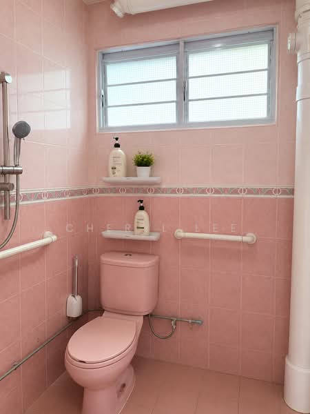 216 Yishun Street 21, 216 Yishun Street 21, 2 Bedrooms, 732 sqft, HDB Flat For Sale, by Cheryl Lee, 500206738 - Bathroom - PropertyGuru.com.sg