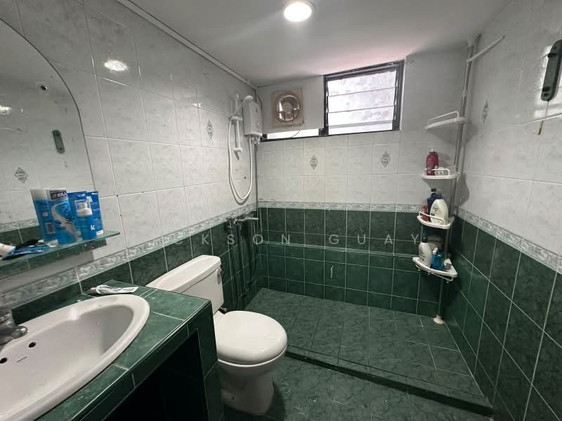 2 Common Rooms for rent in Lucky Plaza Apartment! 035, , Room Rental, 100 sqft, Apartment For Rent, by Nickson Guay, 500206741 - Bathroom - PropertyGuru.com.sg