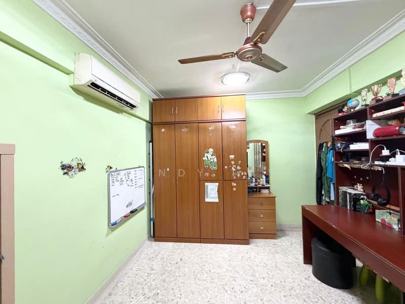 527 Jurong West Street 52, 527 Jurong West Street 52, 2 Bedrooms, 721 sqft, HDB Flat For Sale, by Candy Tay, 500206743 - Bedroom - PropertyGuru.com.sg