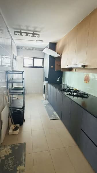 204A Compassvale Drive, 204A Compassvale Drive, Hougang / Punggol / Sengkang, 3 Bedrooms, 1,184 sqft, HDB Flat For Rent, by Chris Koo, 500206748 - Kitchen - PropertyGuru.com.sg