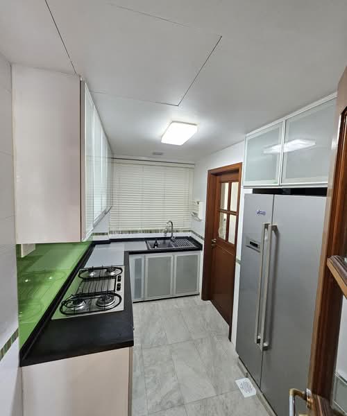 The Bayshore, 34 Bayshore Road, 3 Bedrooms, 1,227 sqft, Condominium For Rent, by Mark G, 500206755 - Kitchen - PropertyGuru.com.sg