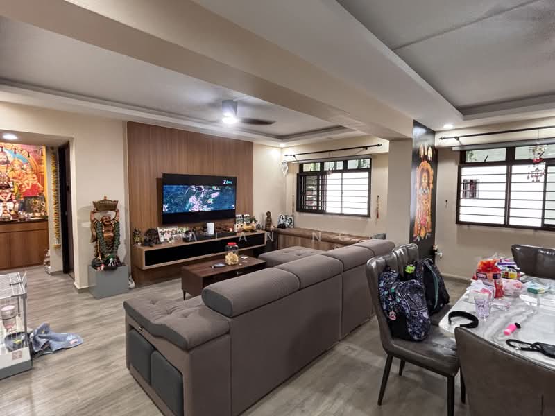 305 Canberra Road, 305 Canberra Road, 3 Bedrooms, 1,302 sqft, HDB Flat For Sale, by Alan Ng, 500206765 - Living Room - PropertyGuru.com.sg