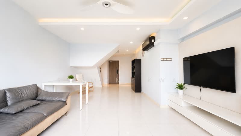 559 Jurong West Street 42, 559 Jurong West Street 42, 4 Bedrooms, 1,496 sqft, HDB Flat For Sale, by Raymond Kwa, 500206771 - Living Room - PropertyGuru.com.sg