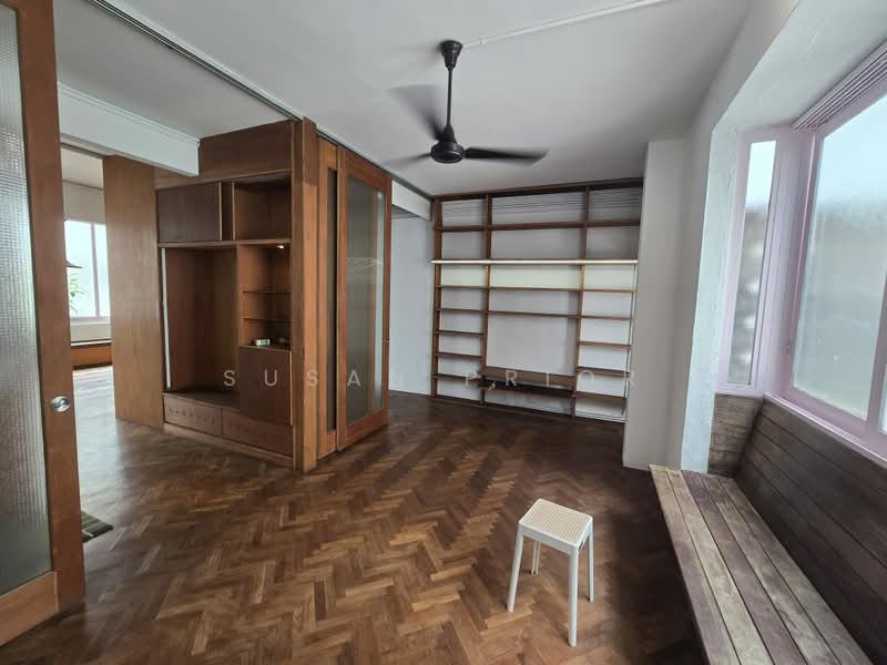 Tiong Bahru Bachelor Pad, Tiong Bahru, Yong Siak Street, 2 Bedrooms, 1,075 sqft, Conservation House For Rent, by Susan Prior, 500206779 - Living Room - PropertyGuru.com.sg