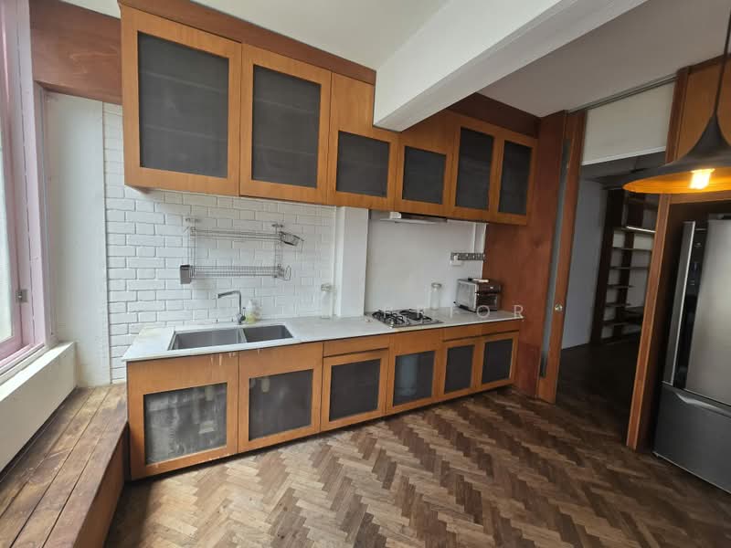 Tiong Bahru Bachelor Pad, Tiong Bahru, Yong Siak Street, 2 Bedrooms, 1,075 sqft, Conservation House For Rent, by Susan Prior, 500206779 - Kitchen - PropertyGuru.com.sg