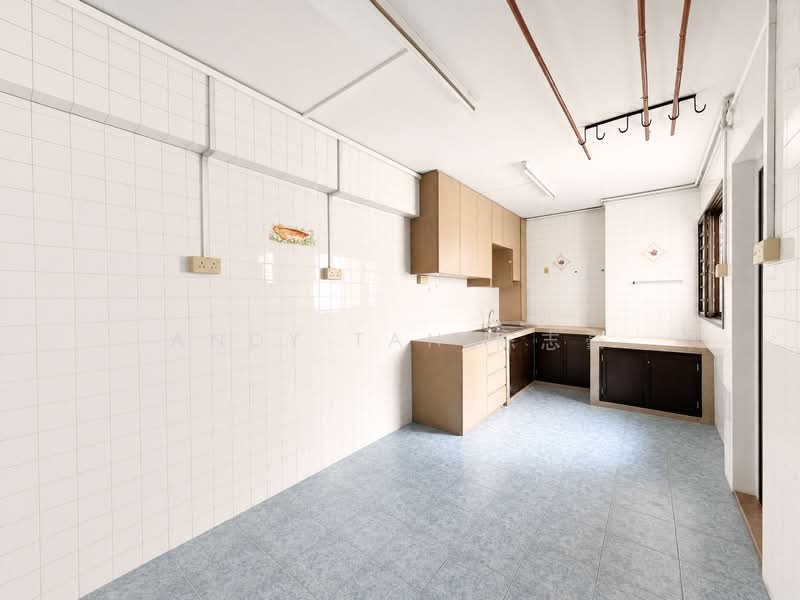 426 Bukit Batok West Avenue 2, 426 Bukit Batok West Avenue 2, 3 Bedrooms, 893 sqft, HDB Flat For Sale, by Andy Tan 陈志豪, 500206786 - Kitchen - PropertyGuru.com.sg