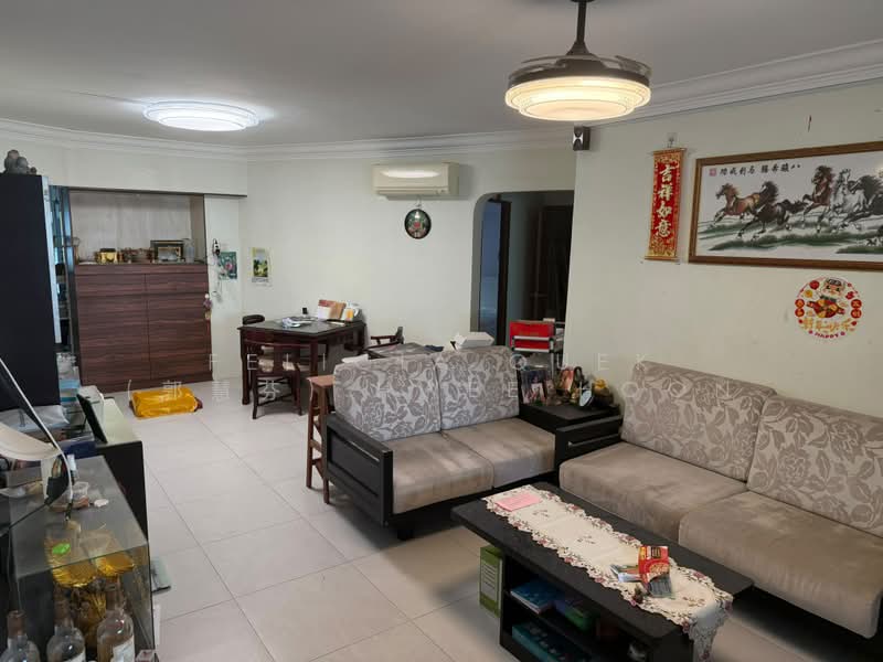 137 Lorong Ah Soo, 137 Lorong Ah Soo, 3 Bedrooms, 1,119 sqft, HDB Flat For Sale, by Felicia Quek (郭慧芬) Hwee Hoon, 500206789 - Living Room - PropertyGuru.com.sg