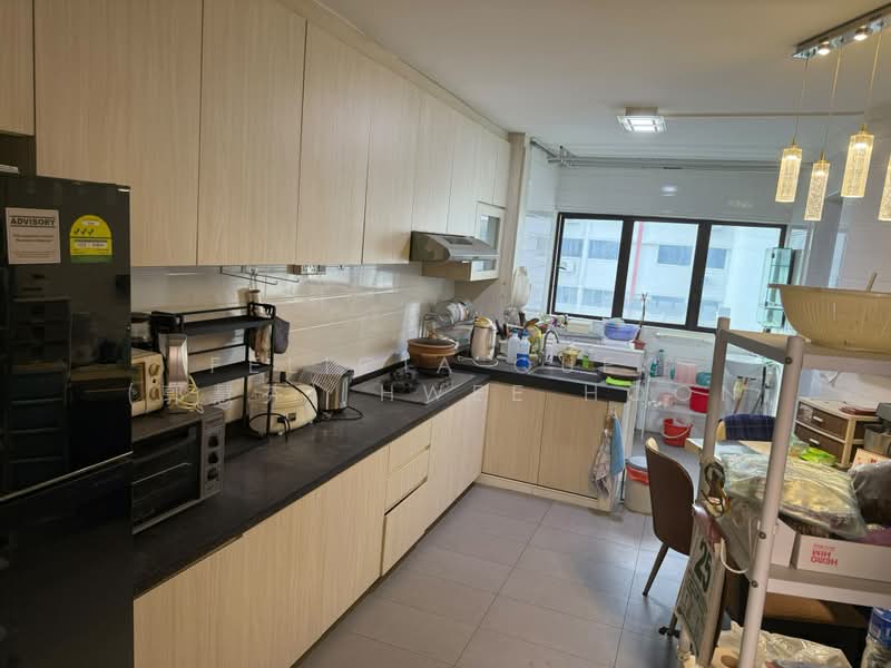 137 Lorong Ah Soo, 137 Lorong Ah Soo, 3 Bedrooms, 1,119 sqft, HDB Flat For Sale, by Felicia Quek (郭慧芬) Hwee Hoon, 500206789 - Kitchen - PropertyGuru.com.sg
