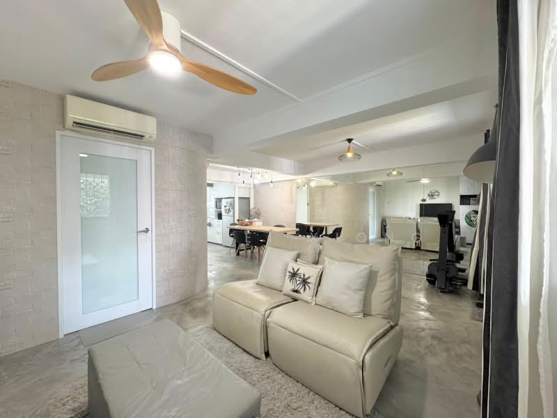130 Bukit Merah View, 130 Bukit Merah View, 2 Bedrooms, 700 sqft, HDB Flat For Sale, by Ang Pei Xiong, 500206804 - Living Room - PropertyGuru.com.sg