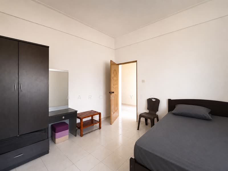 C.H.E.A.P D13 2 Storey Inter Terrace for Sale, Braddell Heights Estate, 4 Bedrooms, 1,380 sqft, Terraced House For Sale, by Aaron Yeo, 500206813 - Bedroom - PropertyGuru.com.sg