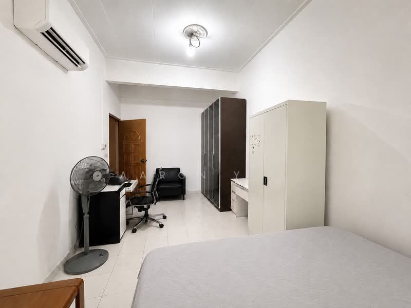 C.H.E.A.P D13 2 Storey Inter Terrace for Sale, Braddell Heights Estate, 4 Bedrooms, 1,380 sqft, Terraced House For Sale, by Aaron Yeo, 500206813 - Bedroom - PropertyGuru.com.sg