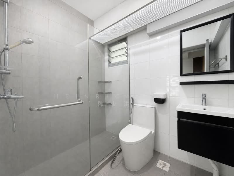 289B Punggol Place, 289B Punggol Place, 3 Bedrooms, 1,055 sqft, HDB Flat For Rent, by Heinrich Tan (陈少洪), 500206819 - Master Bathroom - PropertyGuru.com.sg