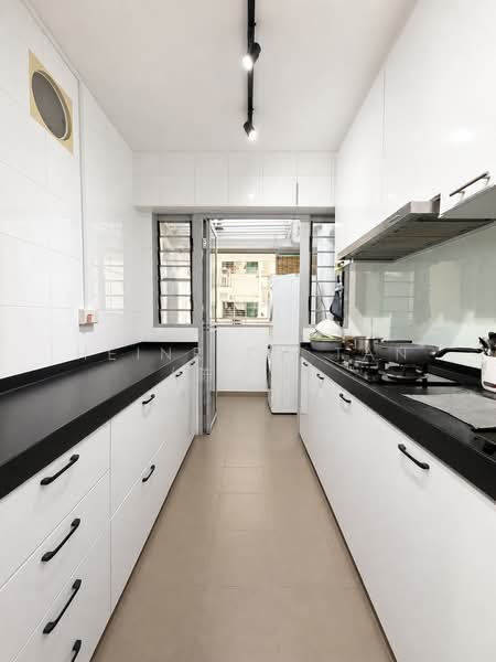 289B Punggol Place, 289B Punggol Place, 3 Bedrooms, 1,055 sqft, HDB Flat For Rent, by Heinrich Tan (陈少洪), 500206819 - Kitchen - PropertyGuru.com.sg