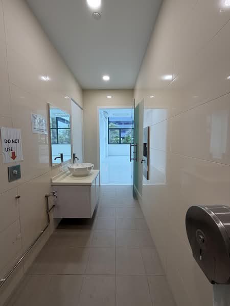 UB. One, 81 Ubi Avenue 4, 1,302 sqft, Light Industrial (B1) For Rent, by Keon Ang, 500206823 - CommercialGuru.com.sg