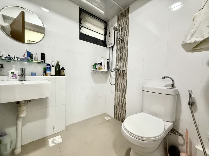 94 Dawson Road, 94 Dawson Road, 3 Bedrooms, 893 sqft, HDB Flat For Sale, by Kenny Yeo, 500206824 - Bathroom - PropertyGuru.com.sg