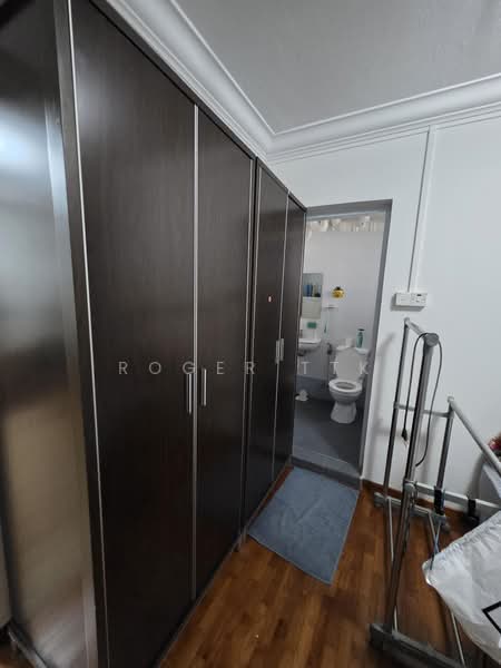 182 Stirling Road, 182 Stirling Road, Room Rental, 200 sqft, HDB Flat For Rent, by Roger TTK, 500206845 - Bathroom - PropertyGuru.com.sg