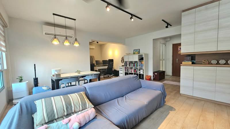 512C Yishun Street 51, 512C Yishun Street 51, 3 Bedrooms, 1,216 sqft, HDB Flat For Sale, by James Yeo, 500206846 - Living Room - PropertyGuru.com.sg