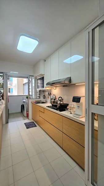 512C Yishun Street 51, 512C Yishun Street 51, 3 Bedrooms, 1,216 sqft, HDB Flat For Sale, by James Yeo, 500206846 - Kitchen - PropertyGuru.com.sg