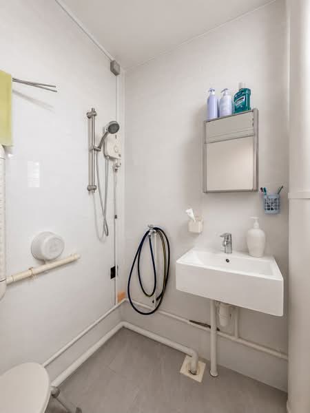 244 Bukit Panjang Ring Road, 244 Bukit Panjang Ring Road, 3 Bedrooms, 1,119 sqft, HDB Flat For Sale, by Jessie Moh 毛丁可, 500206868 - Bathroom - PropertyGuru.com.sg