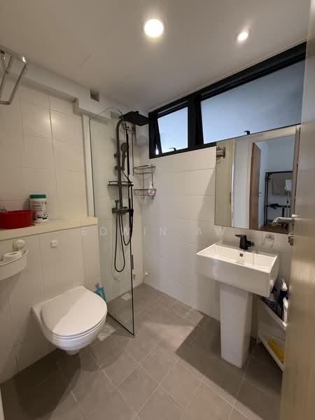 93 Dawson Road, 93 Dawson Road, 4 Bedrooms, 936 sqft, HDB Flat For Sale, by Edwin Aw, 500206870 - Bathroom - PropertyGuru.com.sg