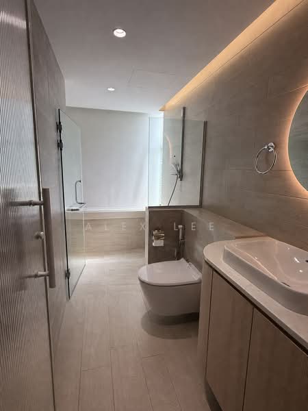 Cairnhill Residences, 31 Cairnhill Circle, 3 Bedrooms, 1,173 sqft, Apartment For Rent, by Alex Lee, 500206887 - Master Bathroom - PropertyGuru.com.sg
