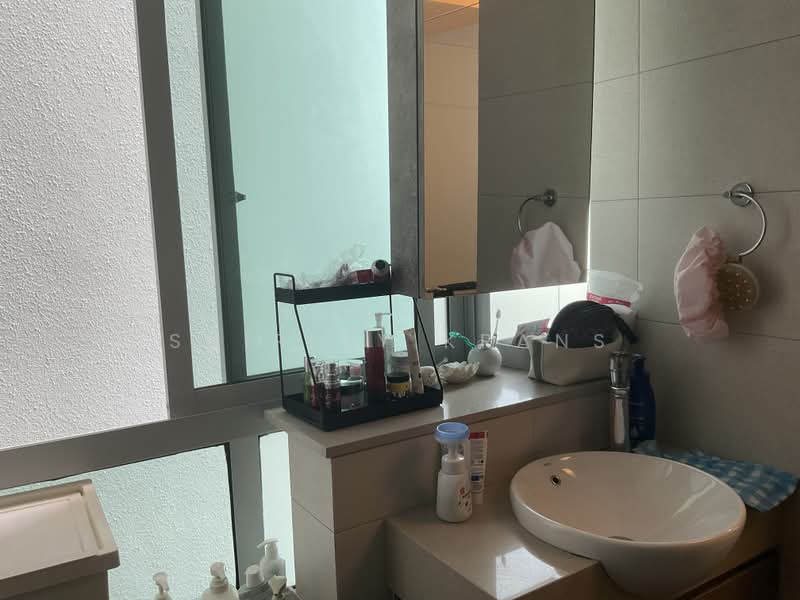 The Stellar, 6 West Coast Road, 3 Bedrooms, 1,206 sqft, Condominium For Sale, by Shirley Krans, 500206888 - Bathroom - PropertyGuru.com.sg