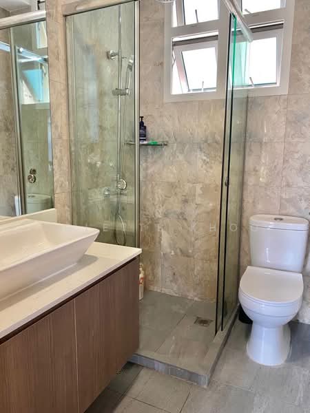 The Taipan, 25 Jalan Hajijah, 3 Bedrooms, 1,076 sqft, Apartment For Rent, by Colette Khoo, 500206890 - Common Bathroom - PropertyGuru.com.sg