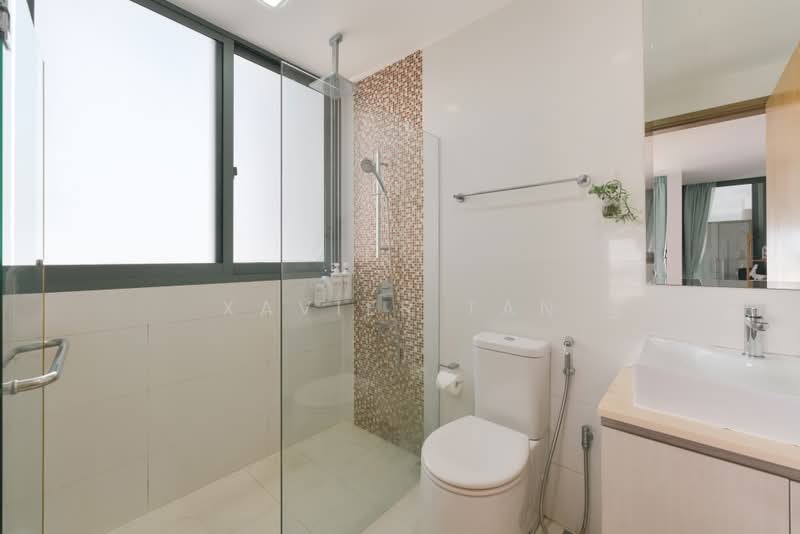 38 I Suites, 38 Ipoh Lane, 2 Bedrooms, 1,227 sqft, Condominium For Rent, by Xavier Tan, 500206891 - Bathroom - PropertyGuru.com.sg