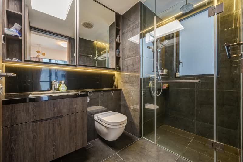 The M, 30 Middle Road, 2 Bedrooms, 753 sqft, Condominium For Sale, by Joey Yew, 500206894 - Bathroom - PropertyGuru.com.sg