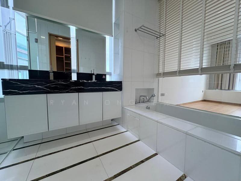 The Vermont On Cairnhill, 12A Cairnhill Rise, Orchard / River Valley, 5 Bedrooms, 4,435 sqft, Apartment For Sale, by Ryan Ong 王伟信, 500206905 - Bathroom - PropertyGuru.com.sg
