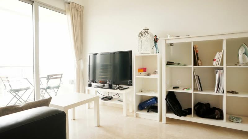 Eight Riversuites, 2 Whampoa East, 1 Bedroom, 441 sqft, Condominium For Sale, by Aaron Chong, 500206912 - Living Room - PropertyGuru.com.sg