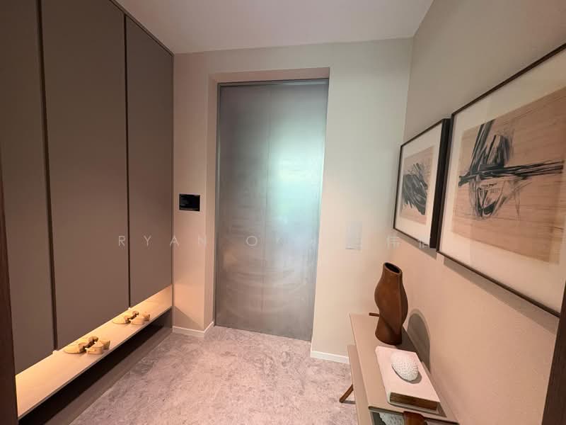 Amber House, 30 Amber Gardens, 3 Bedrooms, 1,216 sqft, Apartment For Sale, by Ryan Ong 王伟信, 500206916 - Entrance - PropertyGuru.com.sg