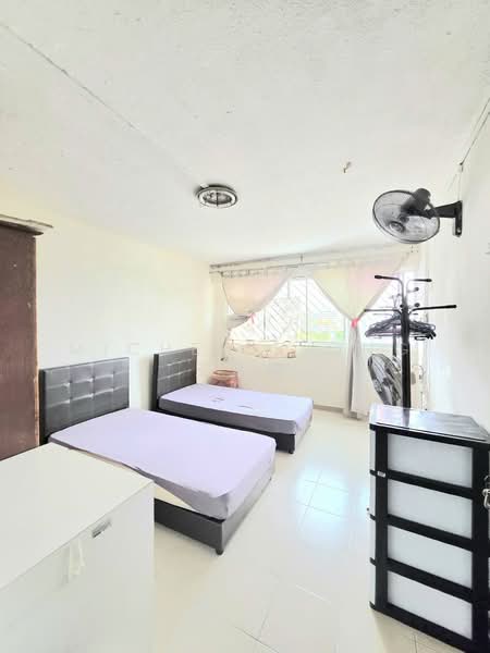 776 Yishun Avenue 2, 776 Yishun Avenue 2, Room Rental, 120 sqft, HDB Flat For Rent, by Michelle Ong 王金碹, 500206918 - Bedroom - PropertyGuru.com.sg